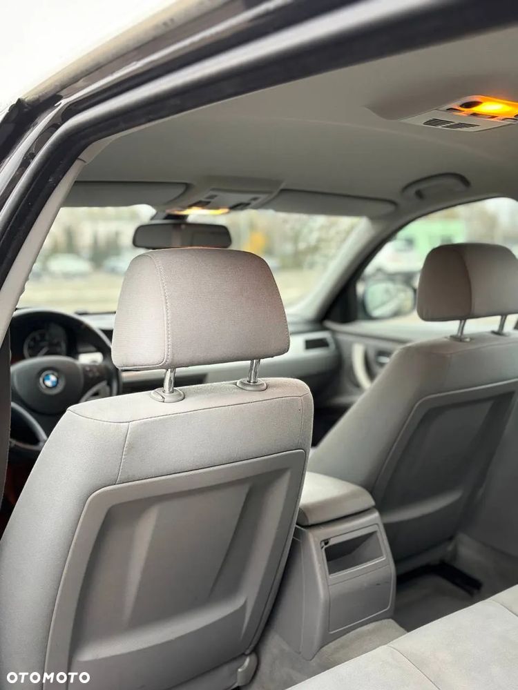 BMW Seria 3 318i - 7