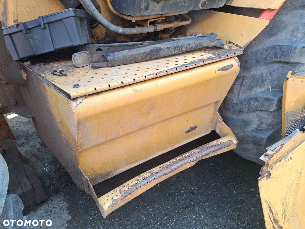 Caterpillar 428 C 4X4 - 29