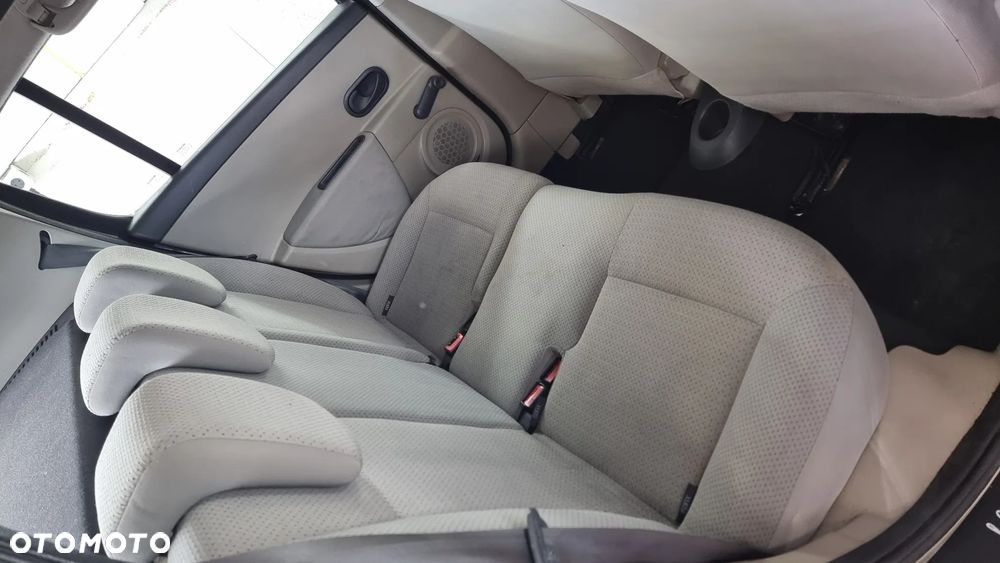 Renault Clio 1.5 dCi Extreme - 13