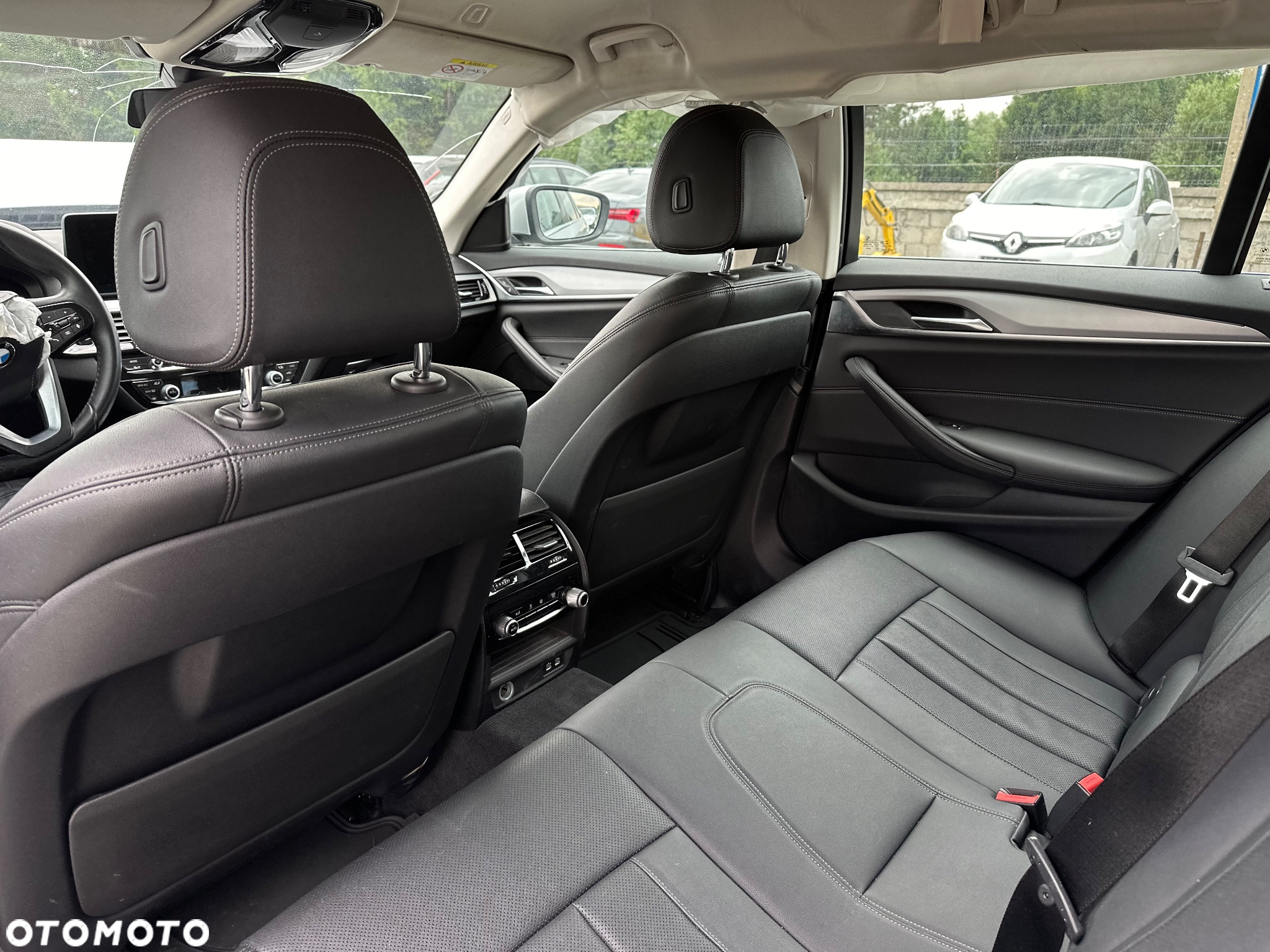 BMW Seria 5 530d Touring Luxury Line - 13
