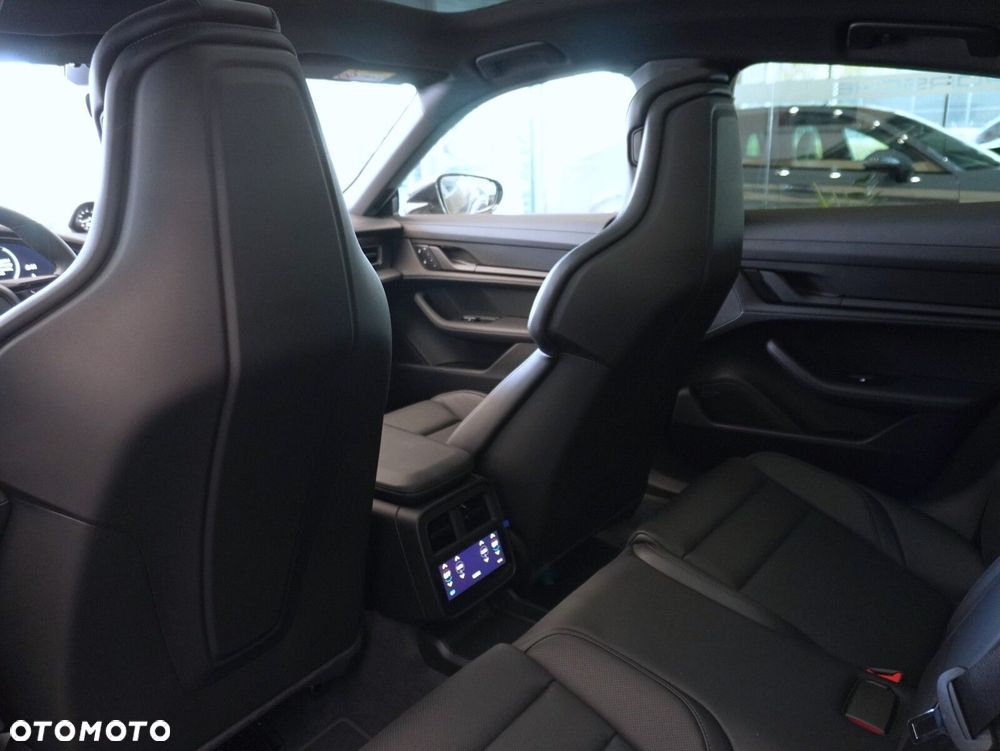 Porsche Taycan 105kWh 4 - 34
