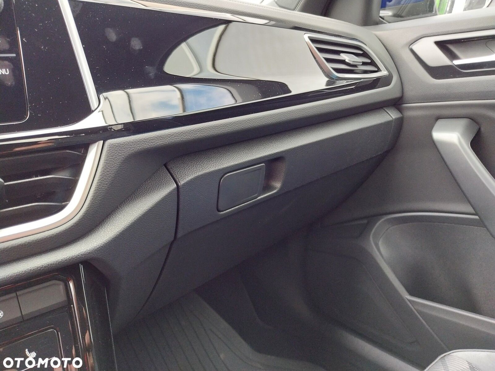 Volkswagen T-Roc - 32