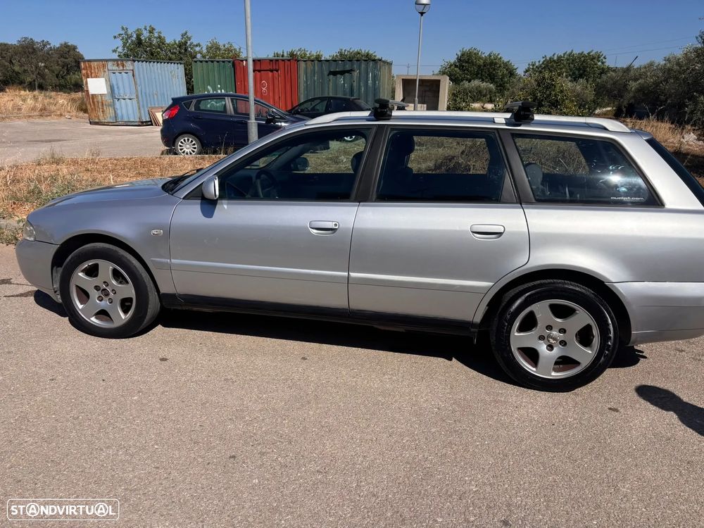 Audi A4 Avant 2001 photo 2