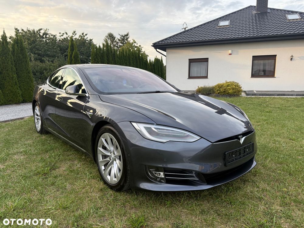 Tesla Model S - 26
