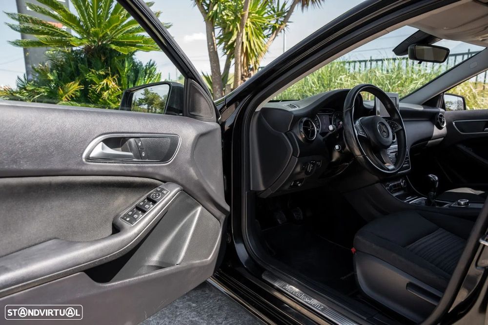 Mercedes-Benz A 180 d Fleet Pack Urban - 12