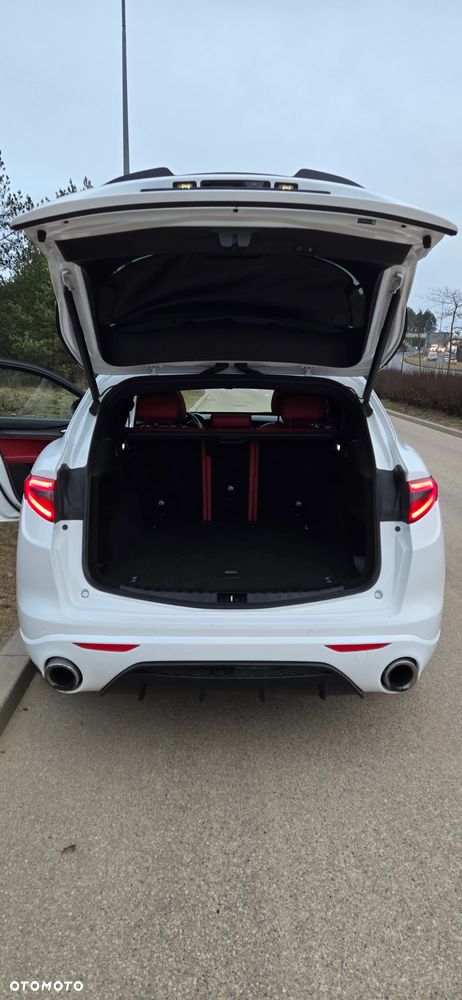 Alfa Romeo Stelvio 2.0 Turbo 16V AT8-Q4 Ti - 28