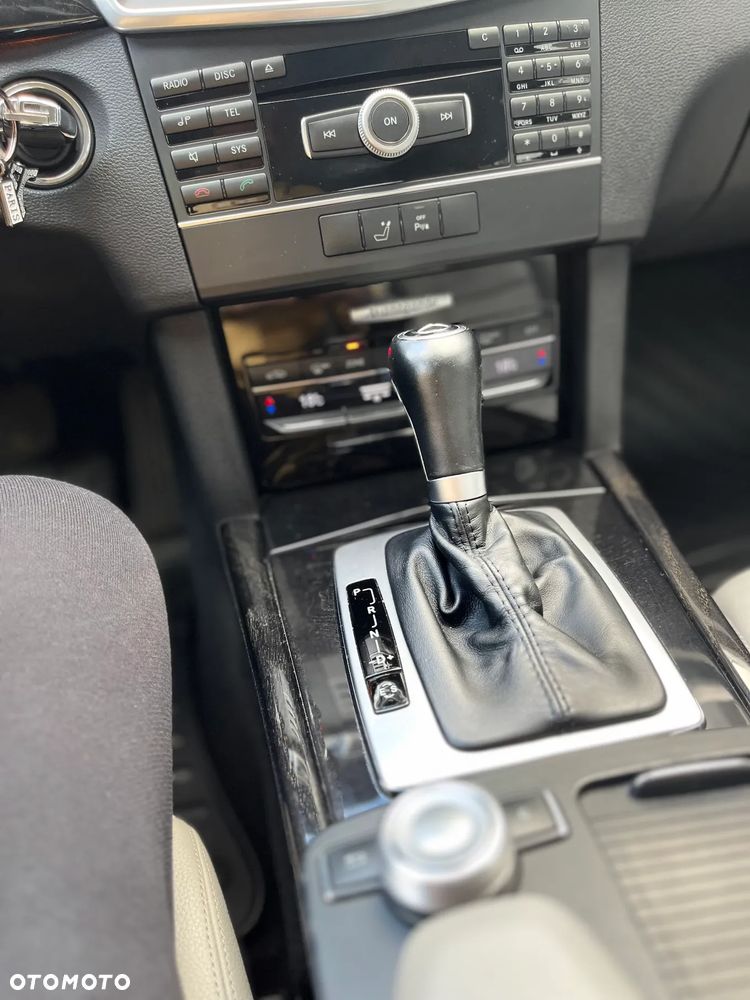 Mercedes-Benz Klasa E 220 CDI BlueEff Avantgarde - 11