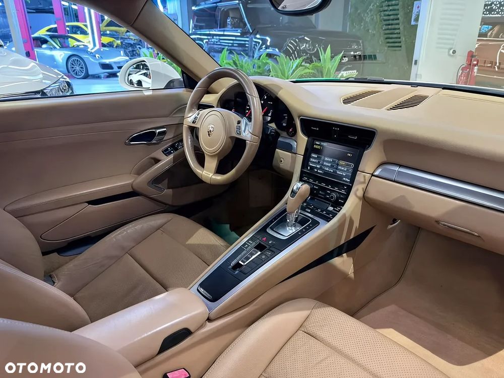 Porsche 911 Carrera PDK - 12