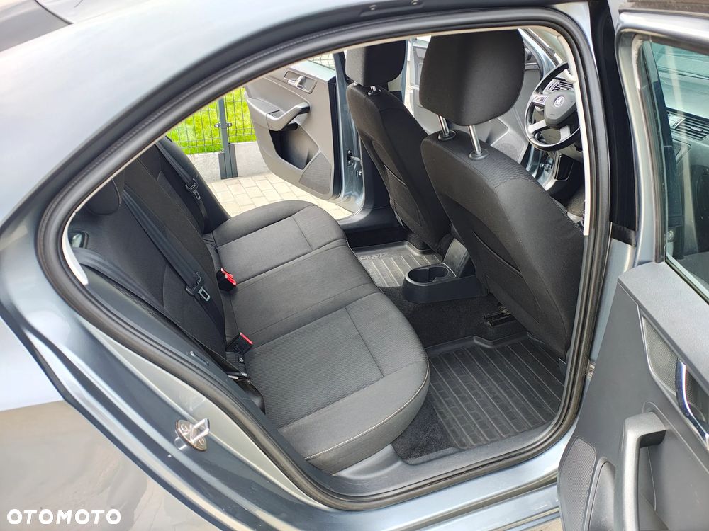 Skoda RAPID 1.2 TSI Ambition - 11