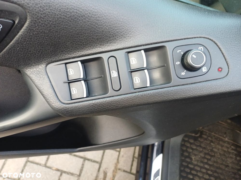 Volkswagen Tiguan - 12