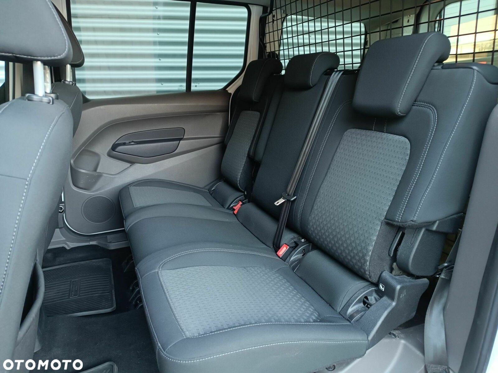 Ford Transit Connect - 28