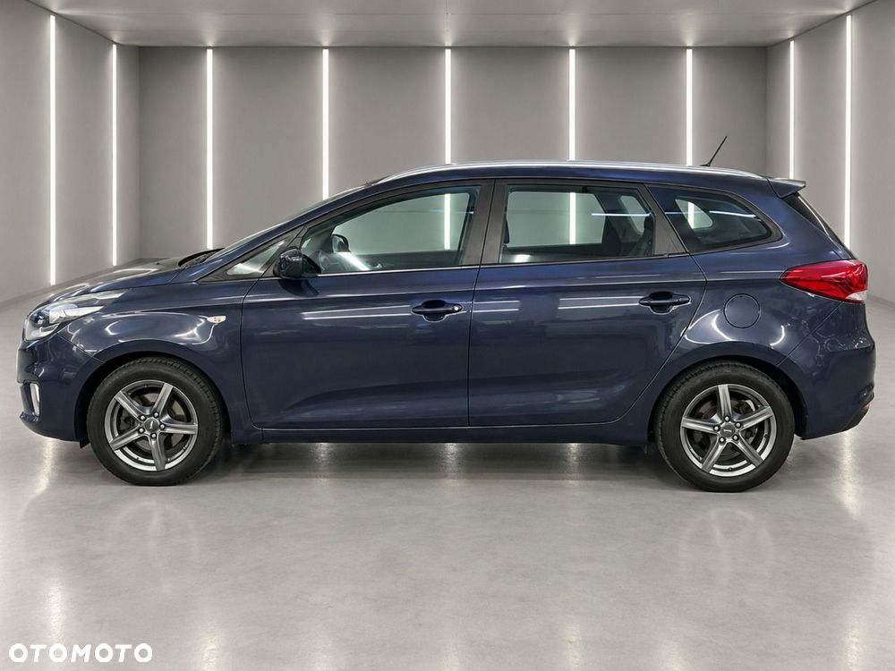 Kia Carens - 5