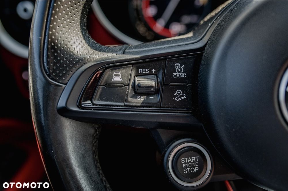 Alfa Romeo Stelvio - 30