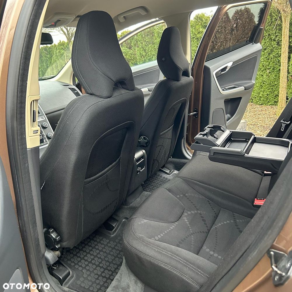 Volvo XC 60 D3 AWD Kinetic - 32