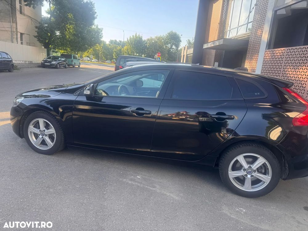 Volvo V40 D2 Aut. Basic - 2