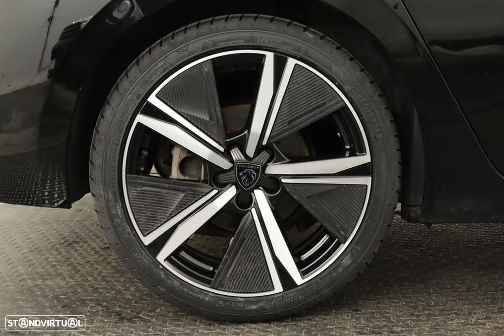 Peugeot 308 1.2 PureTech GT EAT8 - 5