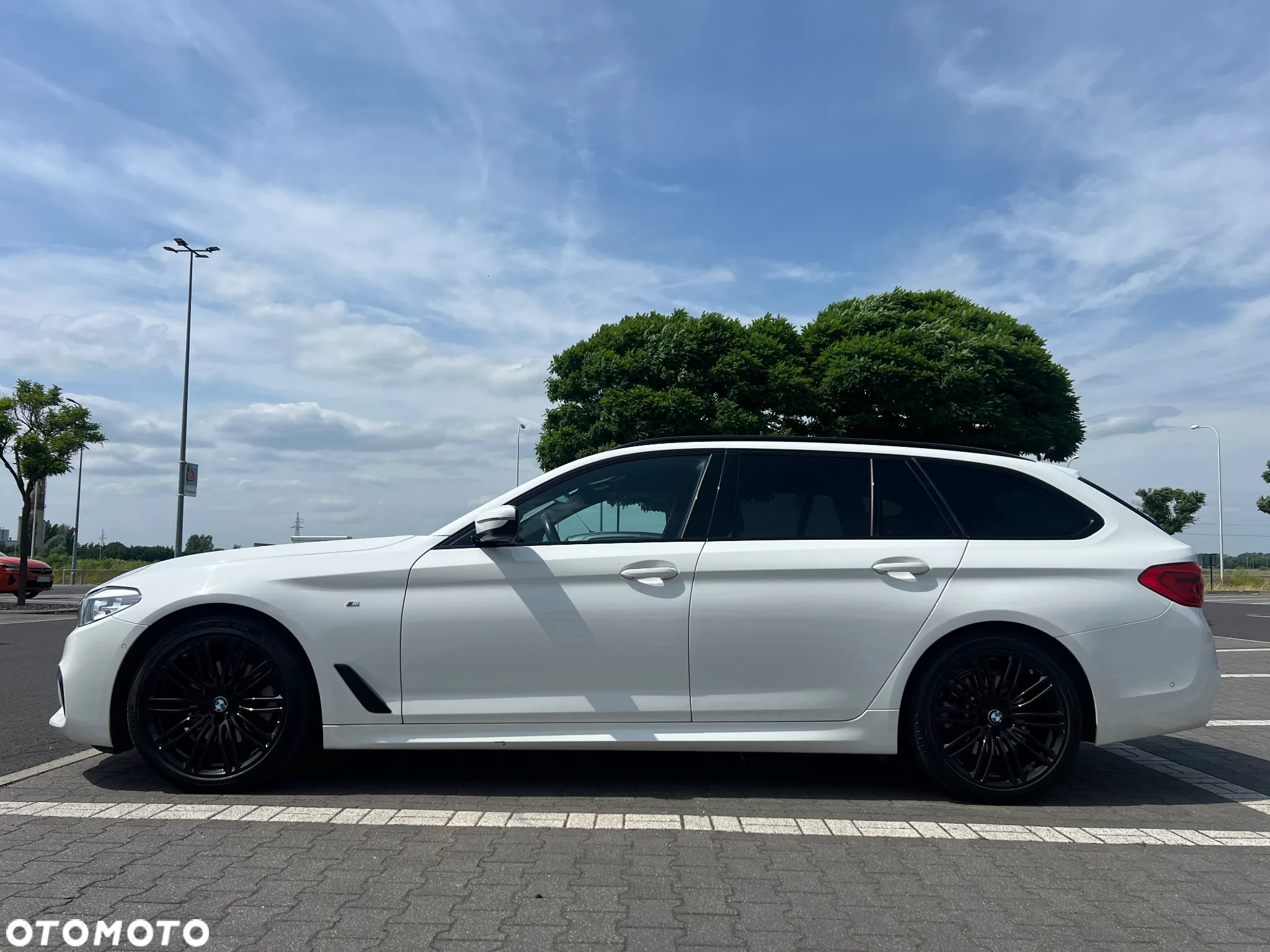 BMW Seria 5 520d xDrive Touring M Sport Edition - 3