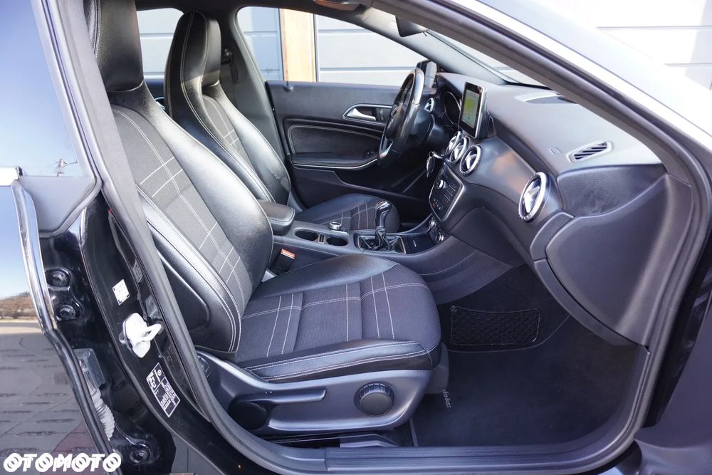 Mercedes-Benz CLA 200 Peak Edition - 20
