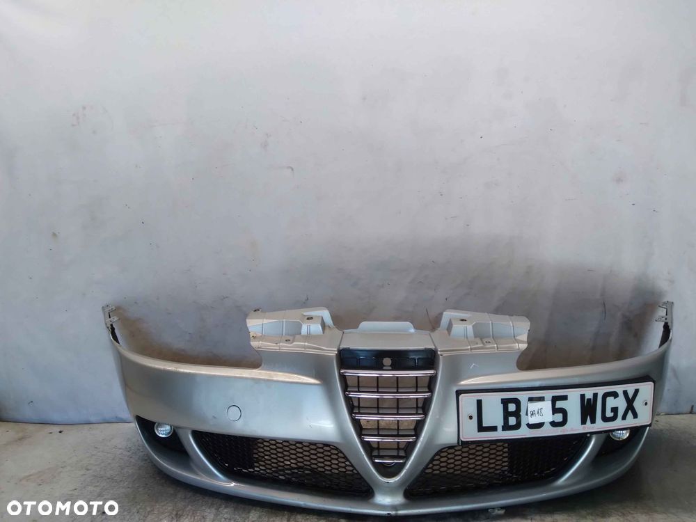 ^ ZDERZAK PRZÓD PRZEDNI ALFA ROMEO 147 LIFT FL SREBRNY HALOGENY - 1