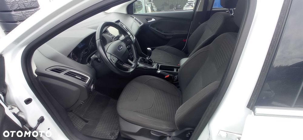 Ford Focus - 10