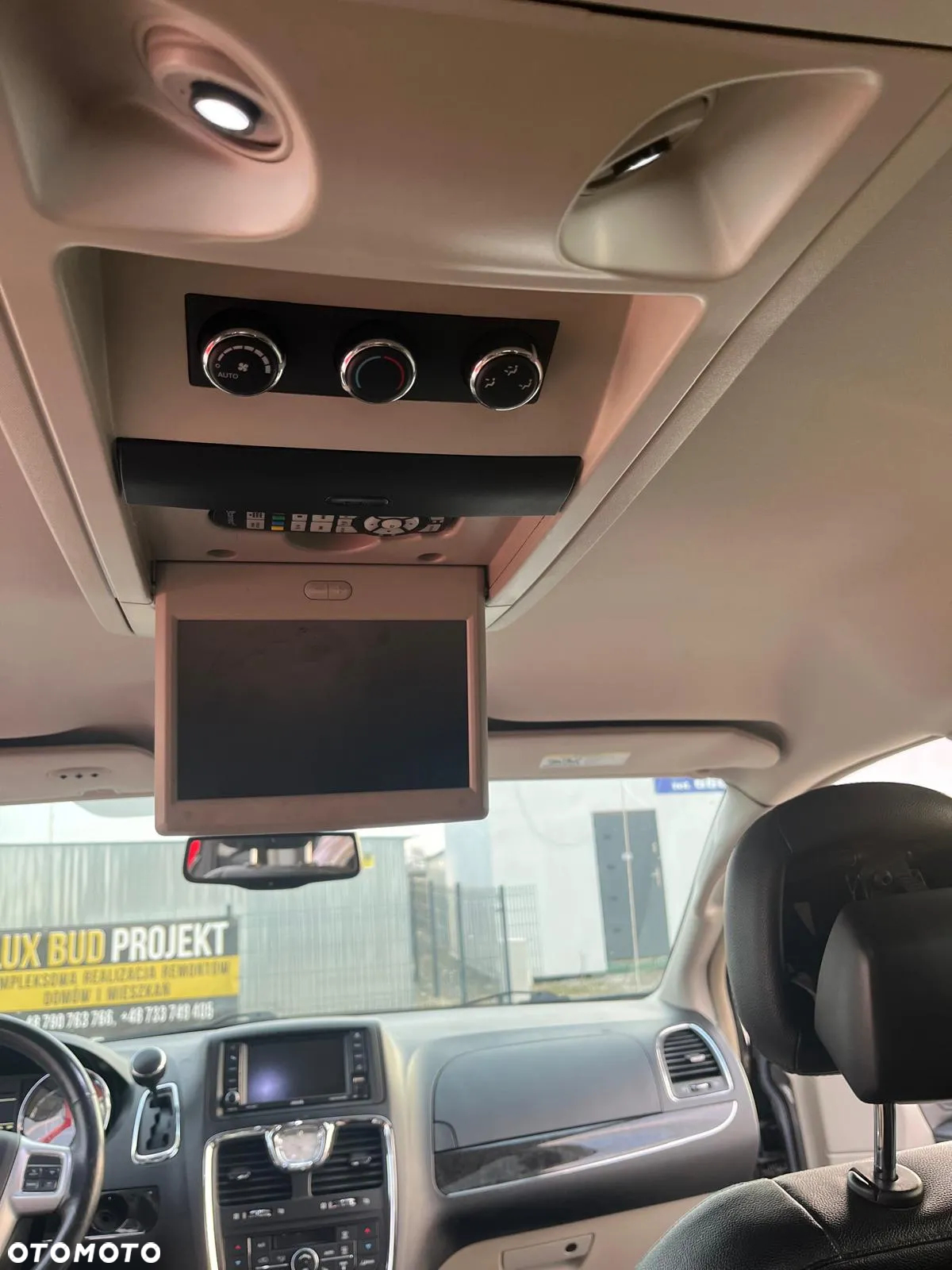 Chrysler Town & Country 3.6 Limited - 14