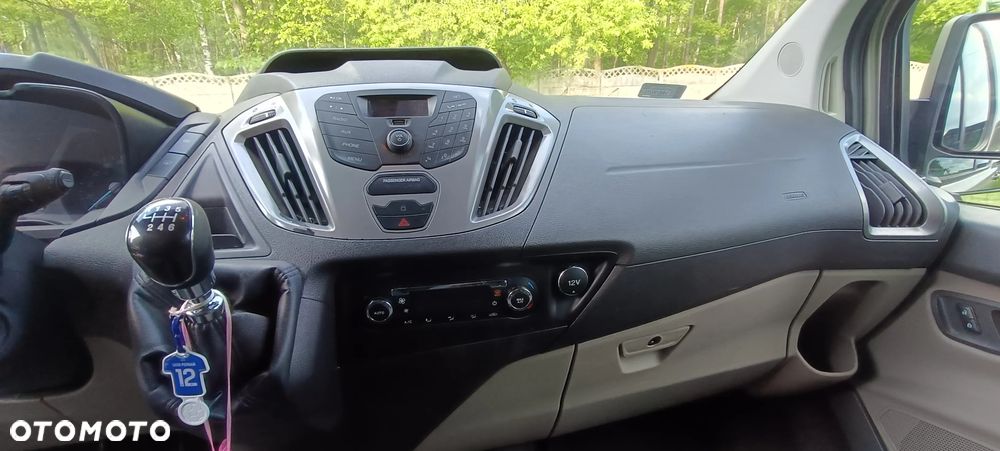 Ford Tourneo Custom - 35