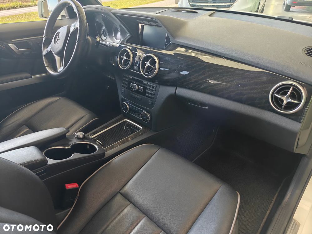 Mercedes-Benz GLK 350 4-Matic - 23