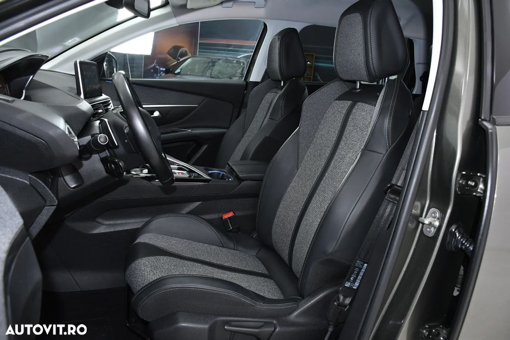 Peugeot 5008 1.2 Puretech Turbo s&s EAT8 Allure - 17