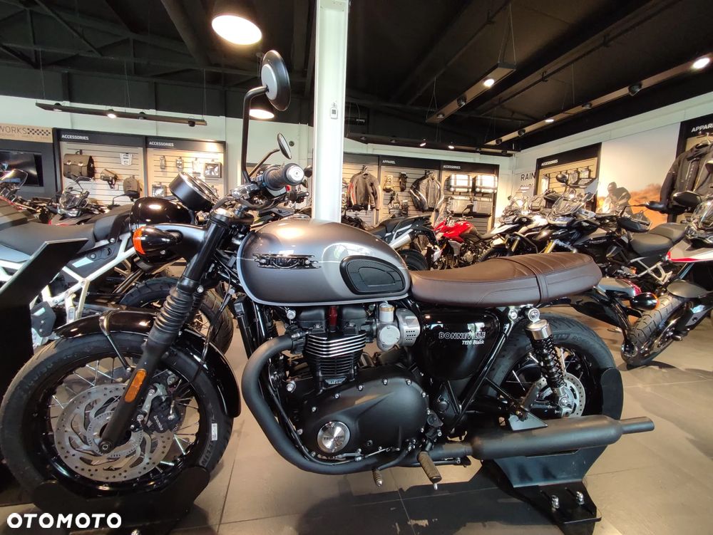 Triumph Bonneville - 2