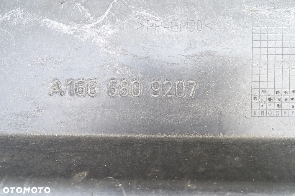 MERCEDES GLE W166 Osłona płyta podwozia prawa A1666809207 - 3