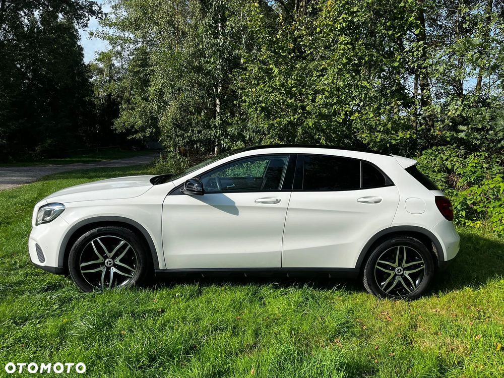 Mercedes-Benz GLA 200 7G-DCT UrbanStyle Edition - 5
