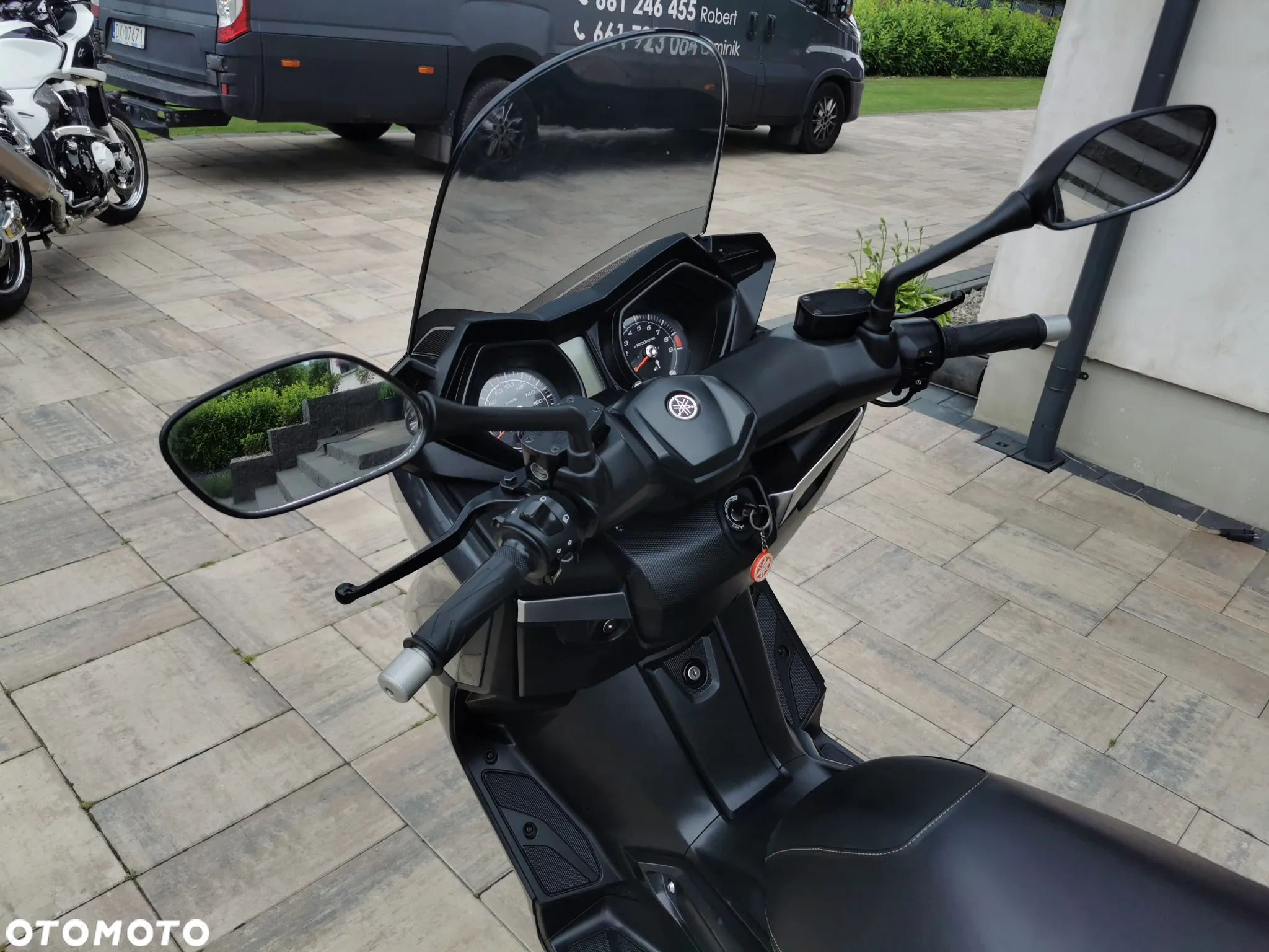 Yamaha X-max - 10