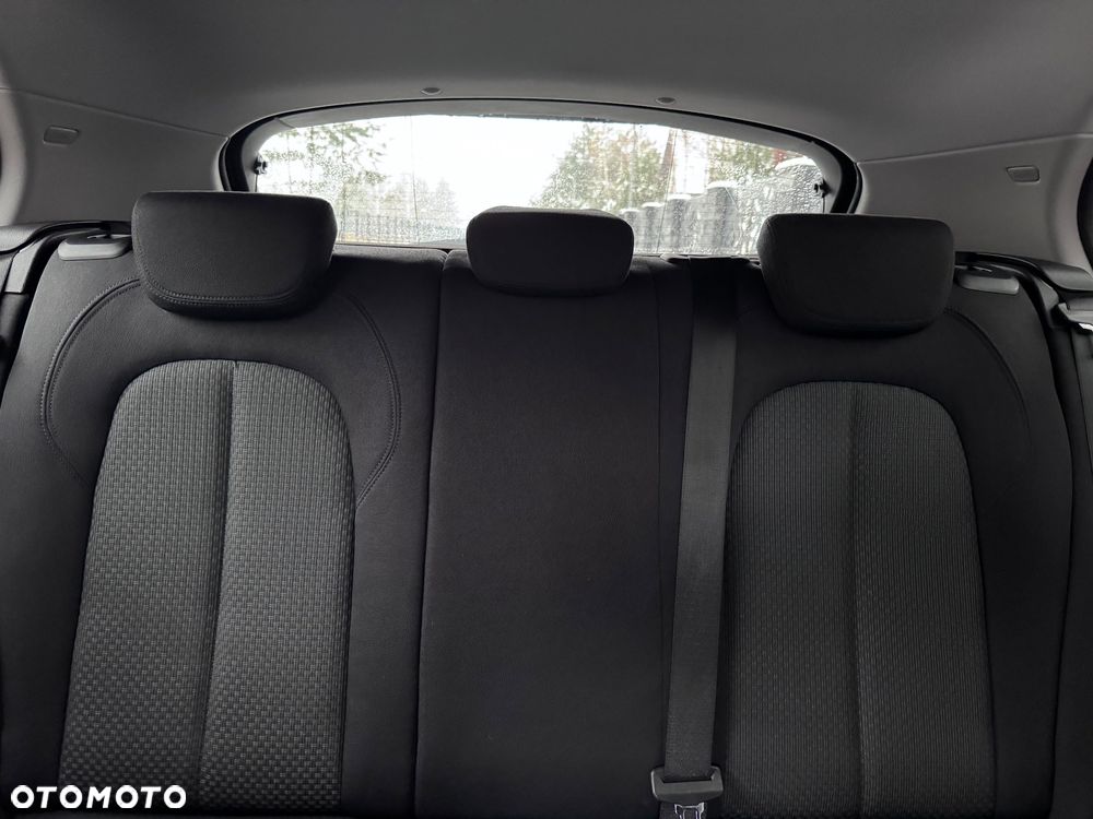 BMW Seria 1 118d M Sport Shadow - 11