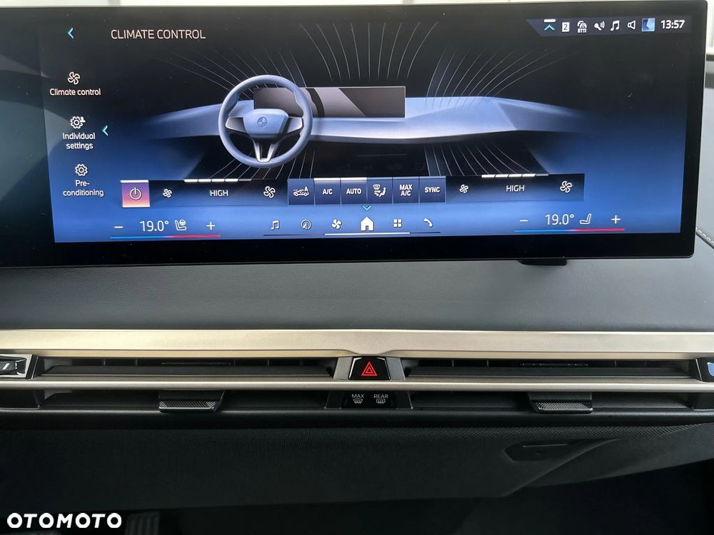 BMW iX xDrive40 76.6kWh - 29