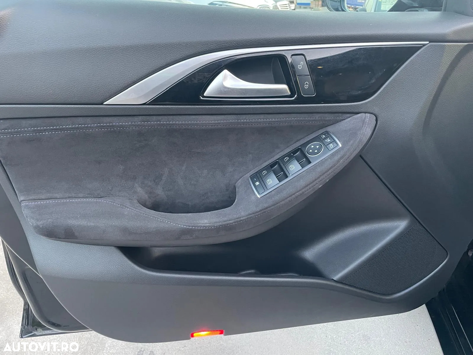 Infiniti Q30 - 35