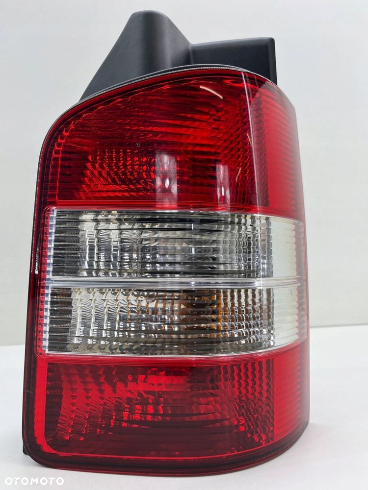 VW TRANSPORTER T5 LIFT LAMPA PRAWA TYŁ 7H0945096L - 3