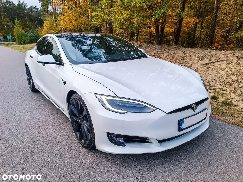 Tesla Model S Performance - 13