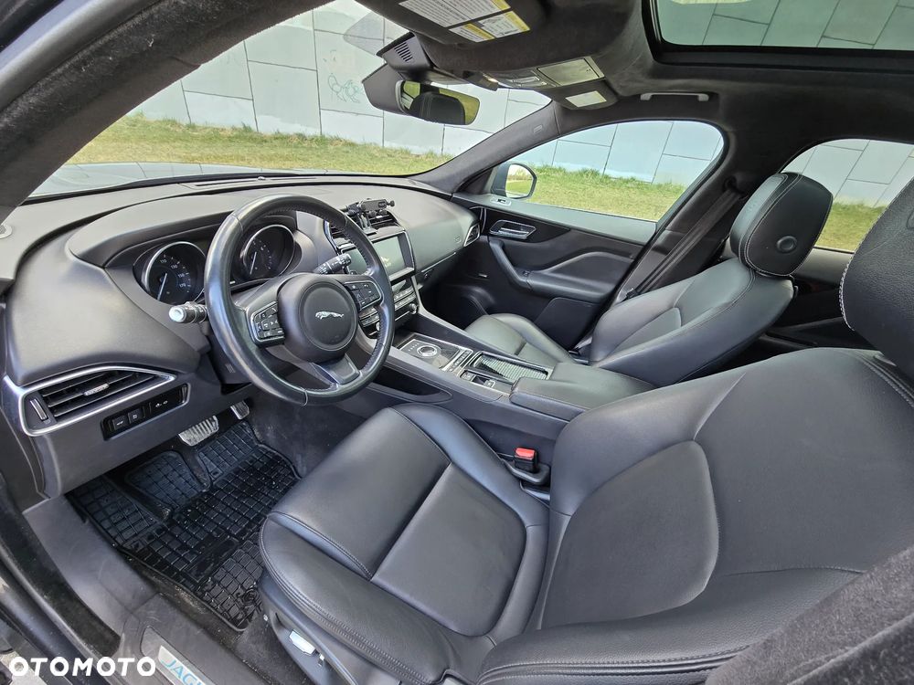 Jaguar F-Pace 30t AWD Prestige - 25