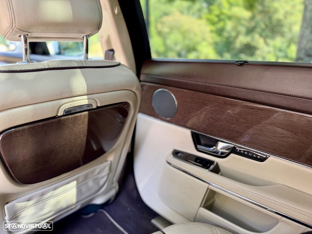 Jaguar XJ 3.0 V6 Versão Longa Autobiography - 26