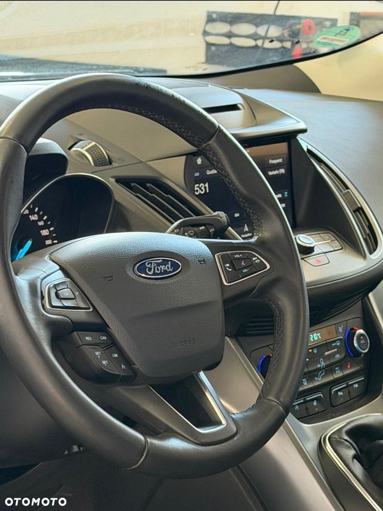 Ford Kuga - 19