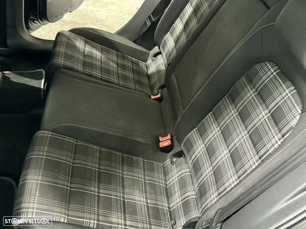 VW Golf 2.0 TDI GTD DSG - 16