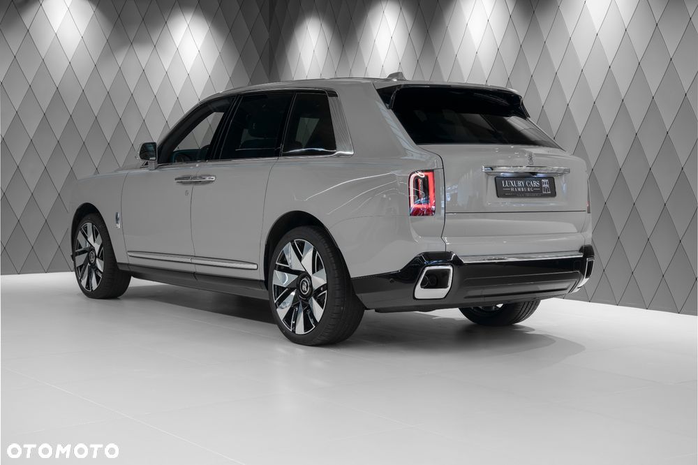 Rolls-Royce Cullinan - 6