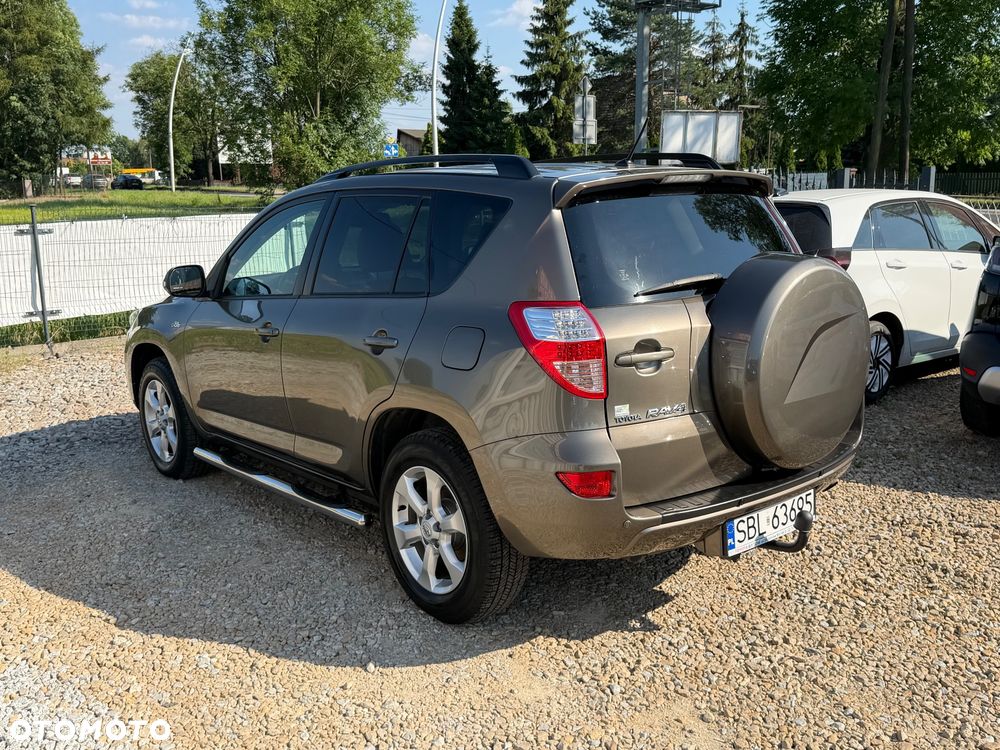 Toyota RAV4 - 10