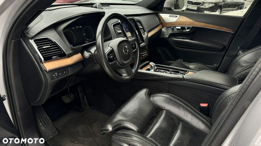 Volvo XC 90 - 7