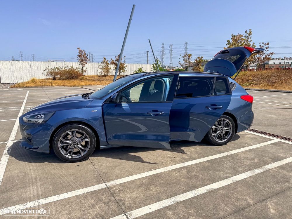 Ford Focus 1.0 EcoBoost S&S ST-LINE - 32