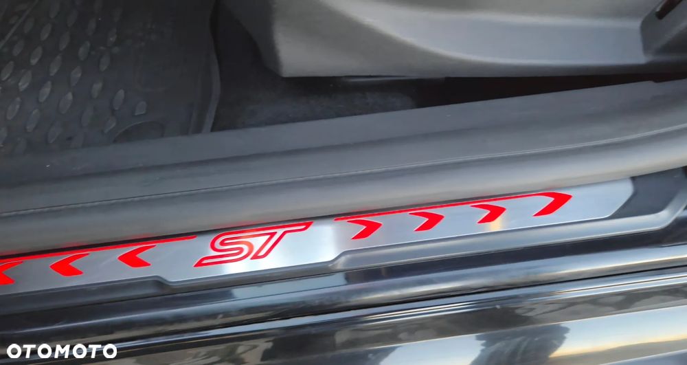 Ford Focus 2.0 TDCi ST PowerShift - 17