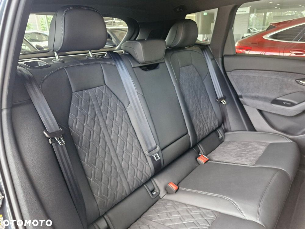 Audi Q6 e-tron - 16