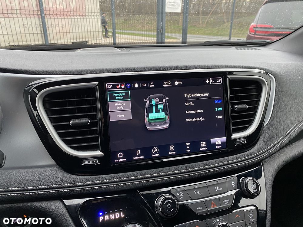 Chrysler Pacifica - 35