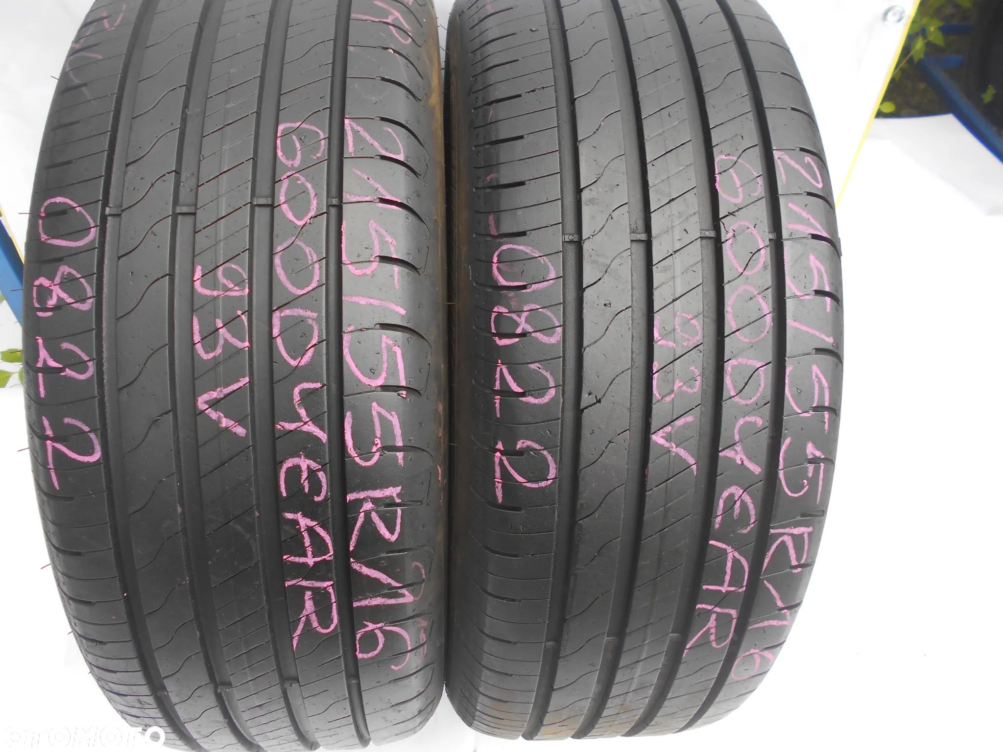 OPONY 215/55R16 GOODYEAR EFFICIENT GRIP PERFORMANCE 2 DOT 0822 8MM - 1