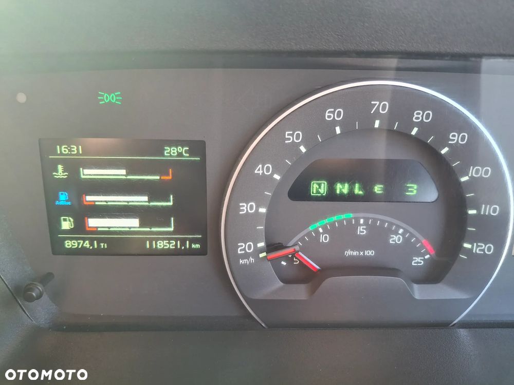 Volvo FMX 420 Zamiatarka BROCK VS 7 TECH Euro 6 PM2.5/10 Karcher 100 BAR Listwy Ciśnieniowe Mycie Asfaltu W Szerokim Zakresie Szczotki L/R 2145 MTH Kamery 360 2021R Dodatkowy Zbiornik Wody Webasto - 38